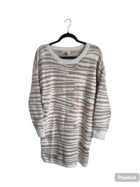 Jessica Simpson Cozy Knit Sweater Dress in Beige and White